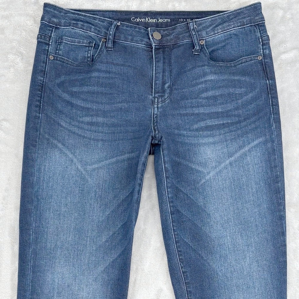Calvin Klein Jeans Straight Leg Womens 10x32 (Fits 30x31.5) Dark Wash Blue Denim